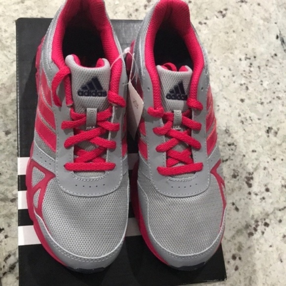 Brand New Girls Adidas OrthoLite Shoes Size 4 - Picture 2 of 3